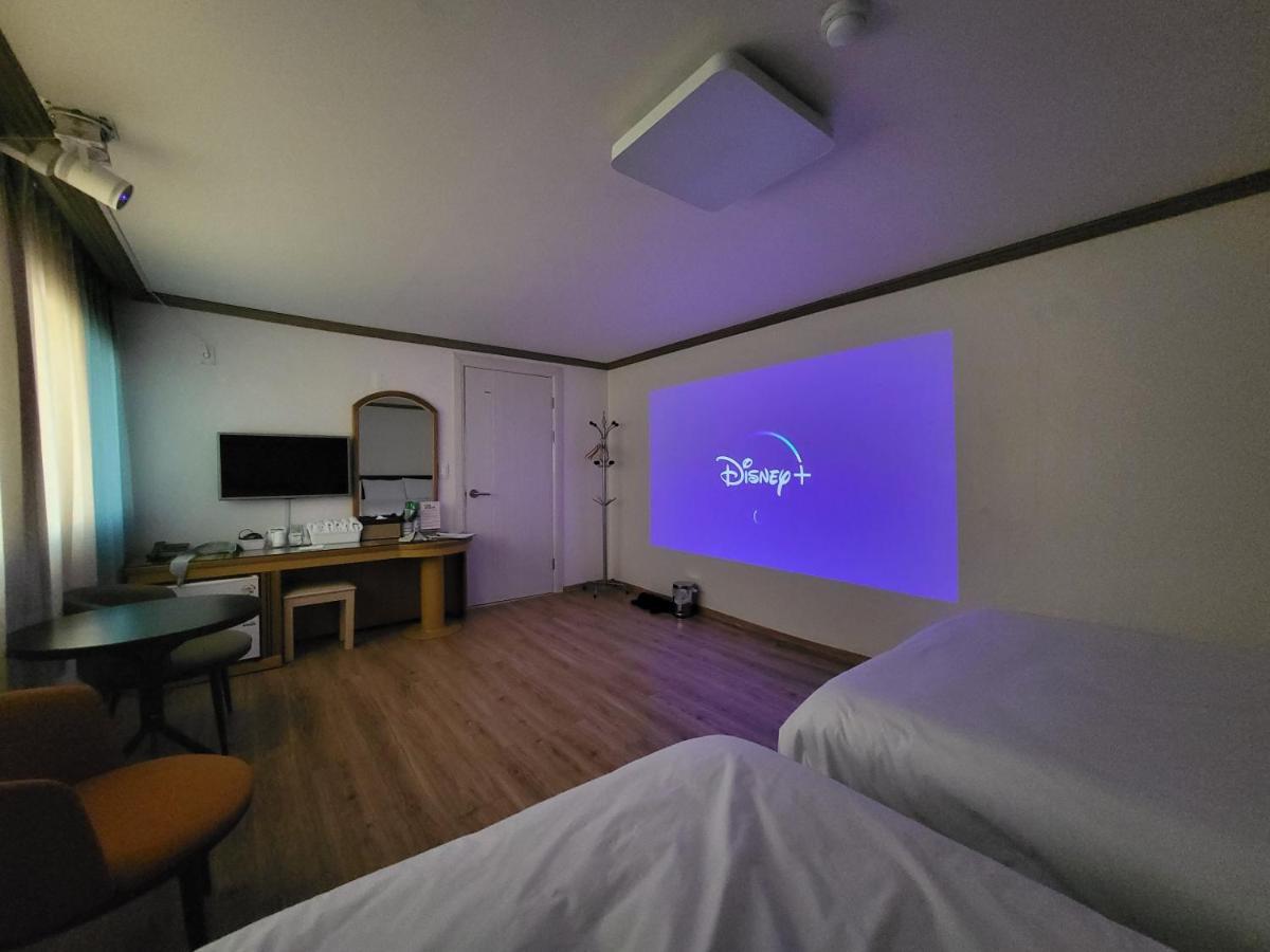 Top Island Hotel Jeju Exterior photo